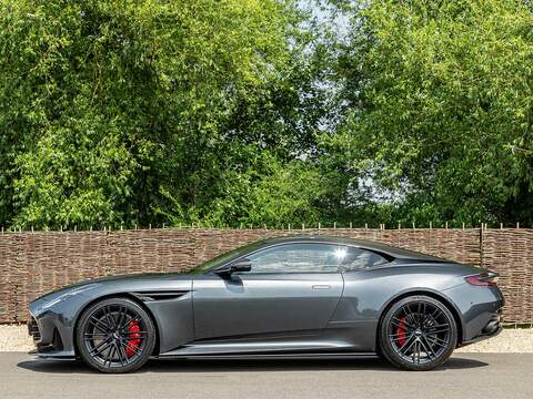 Aston Martin Db12 V8 - U5660