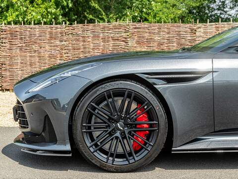 Aston Martin Db12 V8 - U5660