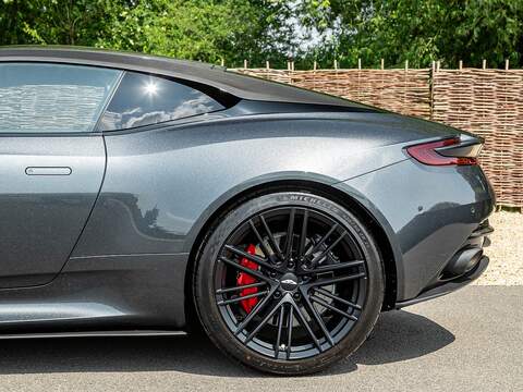 Aston Martin Db12 V8 - U5660