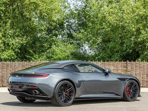 Aston Martin Db12 V8 - U5660