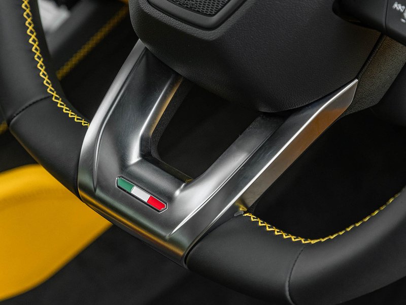 Lamborghini Urus SE  - U5668