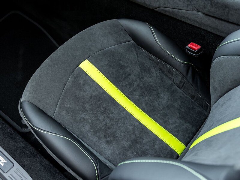 Aston Martin Vantage V8 F1 Edition - Large 31