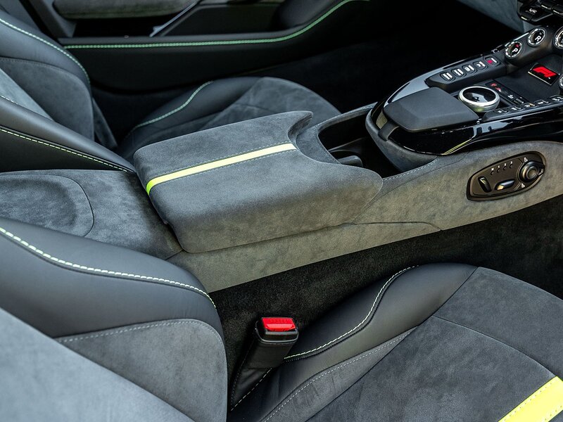 Aston Martin Vantage V8 F1 Edition - Large 42