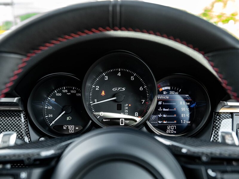 Porsche Macan GTS - Large 36