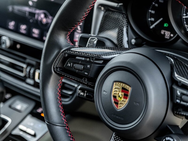Porsche Macan GTS - Large 40