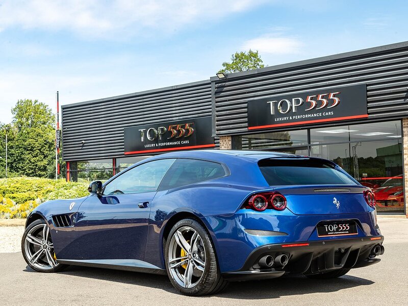 Ferrari GTC4 Lusso V12 - Large 7