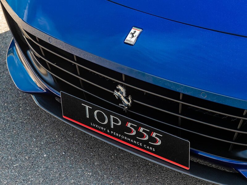 Ferrari GTC4 Lusso V12 - Large 12