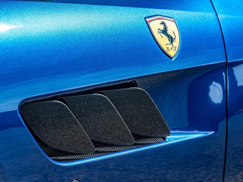 Ferrari GTC4 Lusso V12 - Large 14