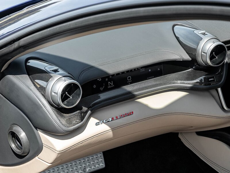 Ferrari GTC4 Lusso V12 - Large 18