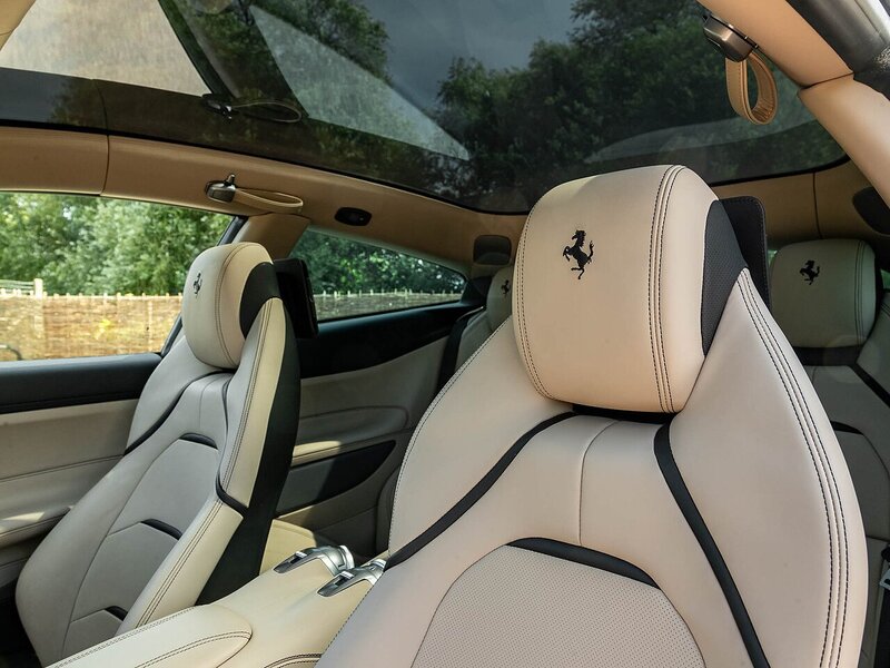 Ferrari GTC4 Lusso V12 - Large 26