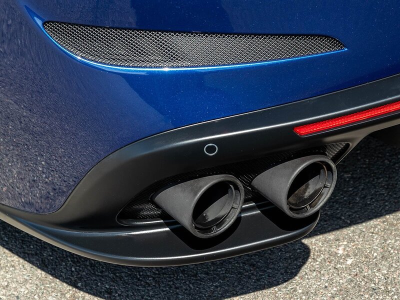 Ferrari GTC4 Lusso V12 - Large 34