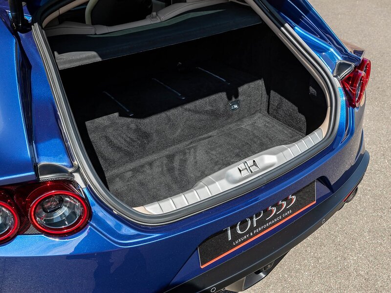 Ferrari GTC4 Lusso V12 - Large 36