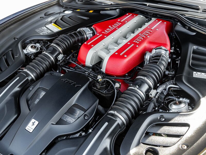 Ferrari GTC4 Lusso V12 - Large 39