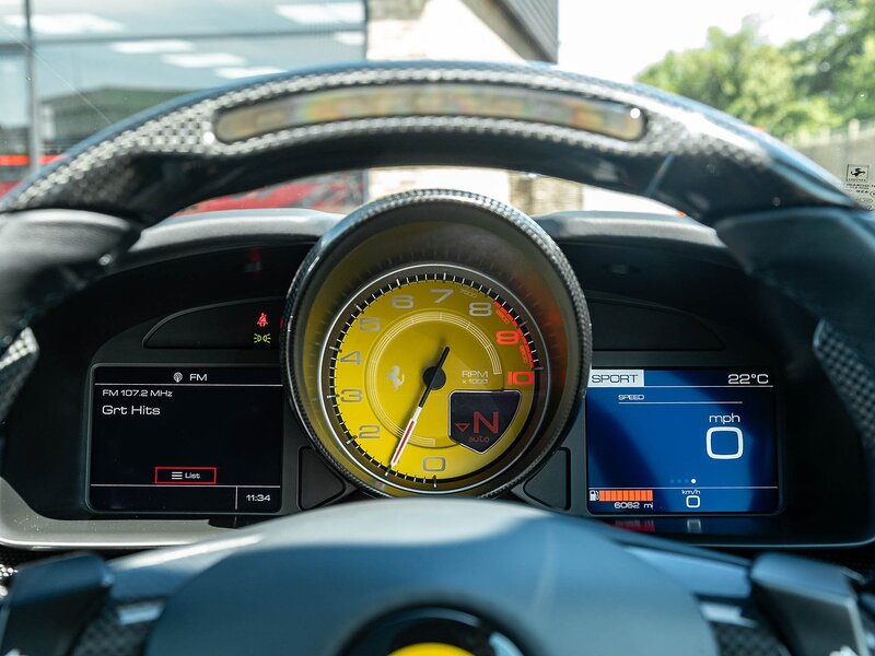Ferrari GTC4 Lusso V12 - Large 41