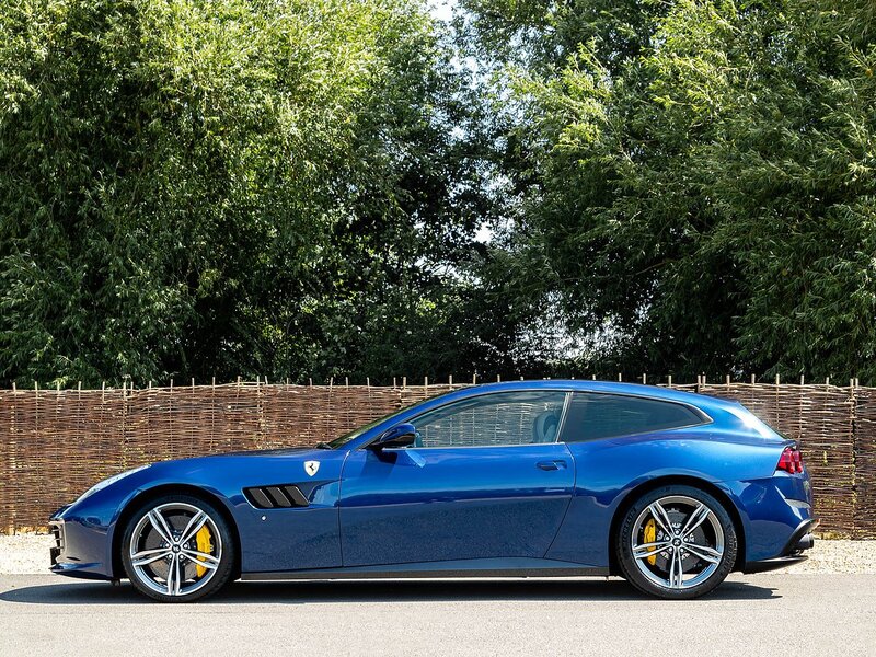 Ferrari GTC4 Lusso V12 - Large 2