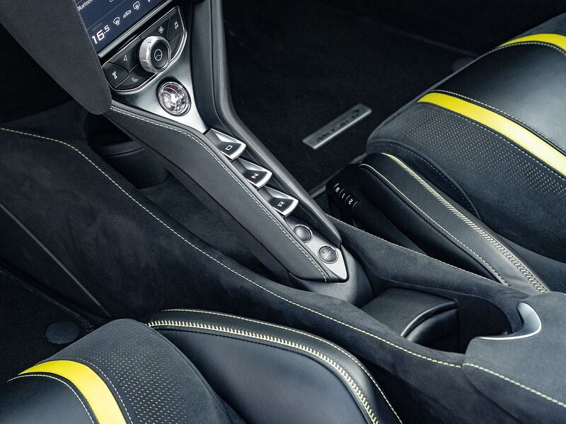 Mclaren 720S - Large 17