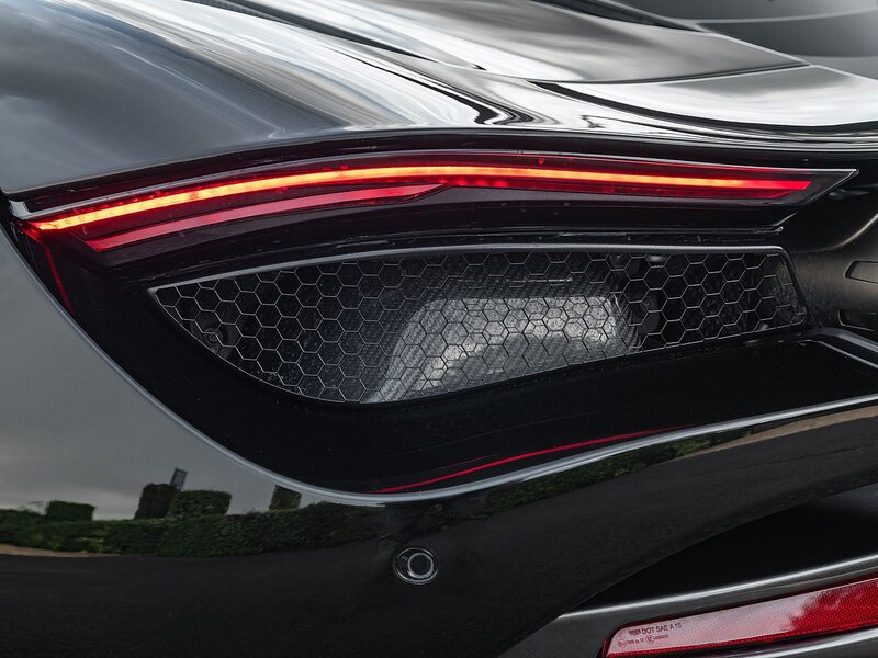 Mclaren 720S - Large 29