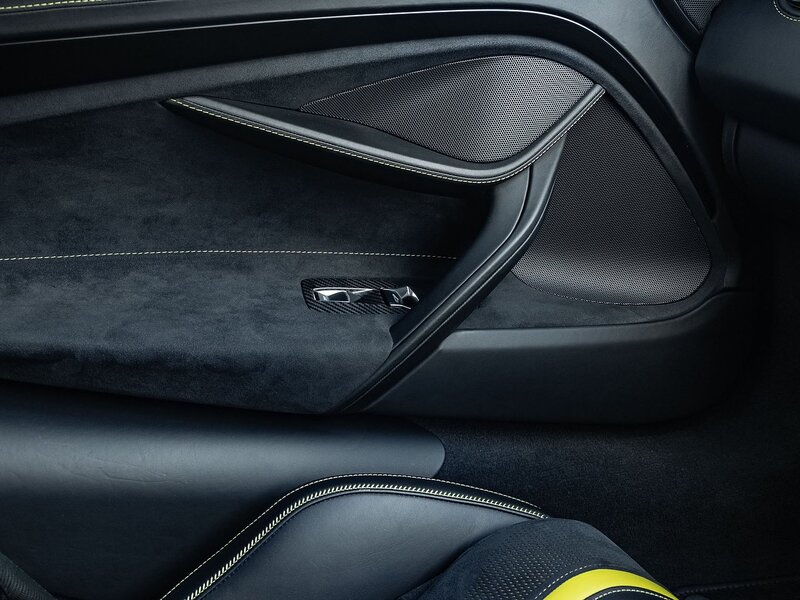 Mclaren 720S - Large 42