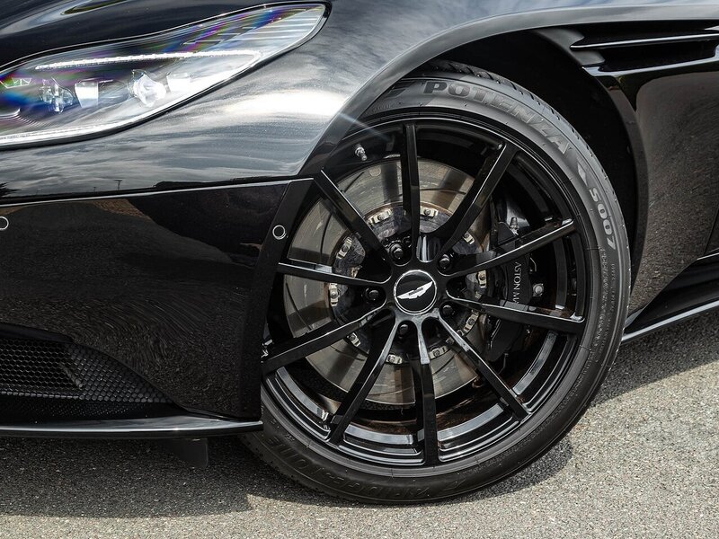 Aston Martin DB11 V8 Volante - Large 14