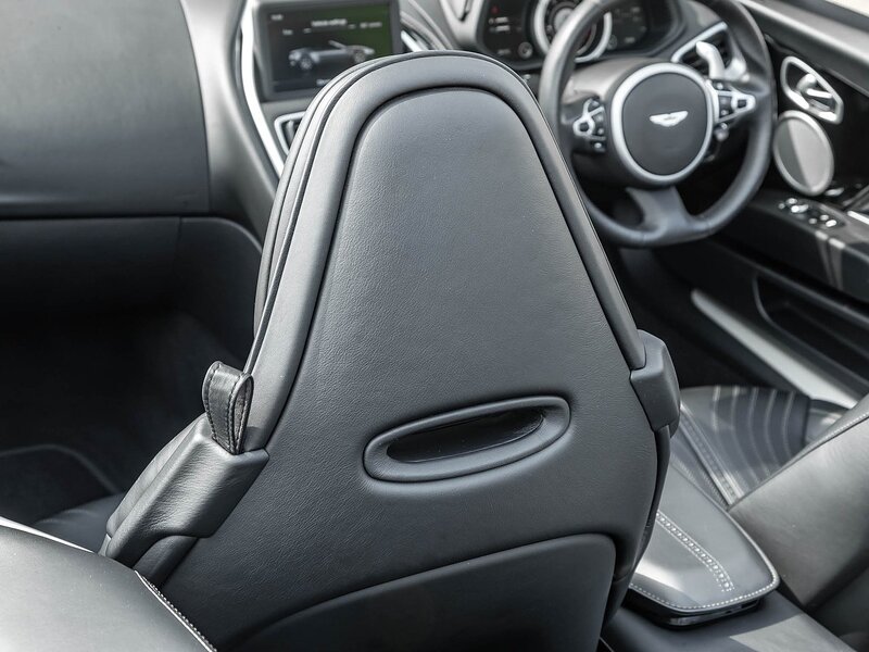 Aston Martin DB11 V8 Volante - Large 29