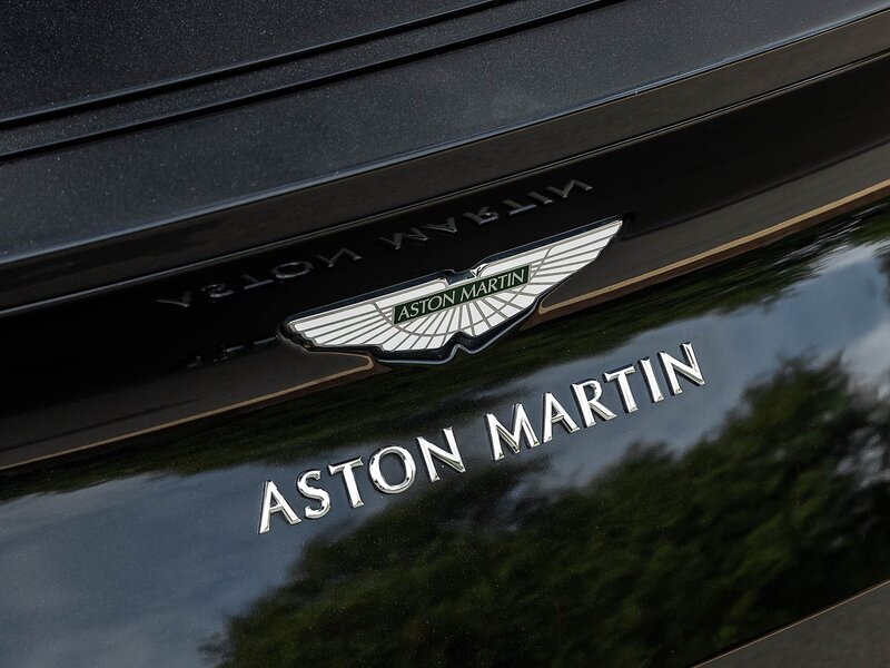 Aston Martin DB11 V8 Volante - Large 31