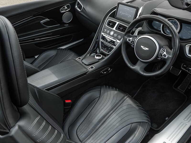 Aston Martin DB11 V8 Volante - Large 2