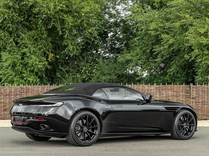 Aston Martin DB11 V8 Volante - Large 38