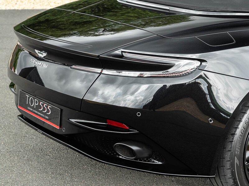 Aston Martin DB11 V8 Volante - Large 39