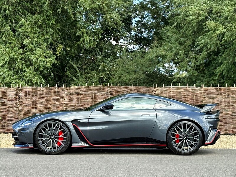 Aston Martin Vantage V12 - Car No.28 Of Only 333 Cars Worldwide - Large 2