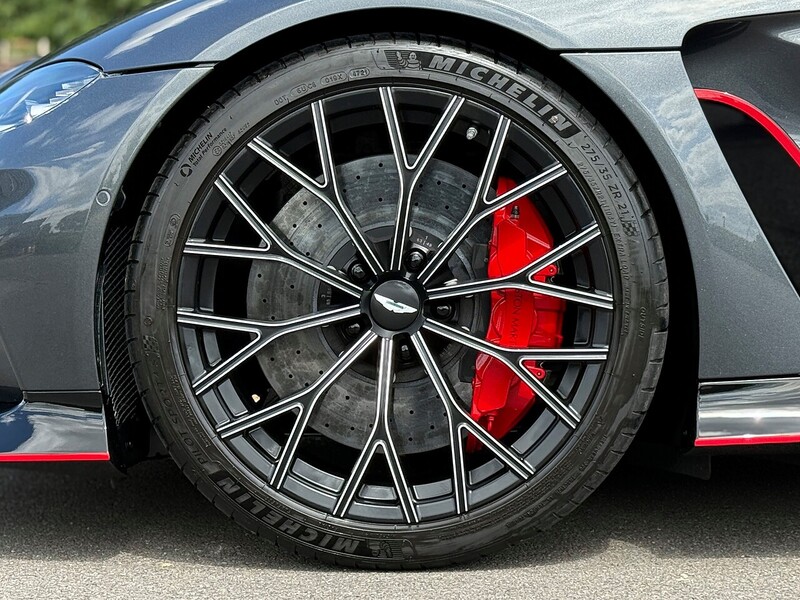 Aston Martin Vantage V12 - Car No.28 Of Only 333 Cars Worldwide - Large 16