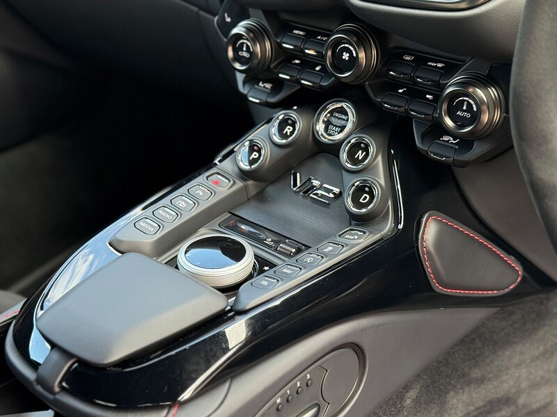 Aston Martin Vantage V12 - Car No.28 Of Only 333 Cars Worldwide - Large 28