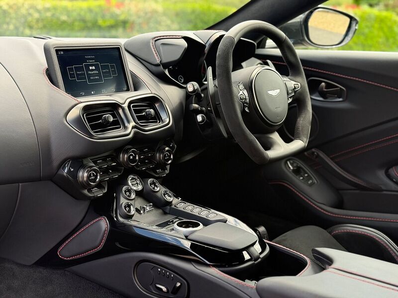 Aston Martin Vantage V12 - Car No.28 Of Only 333 Cars Worldwide - Large 33