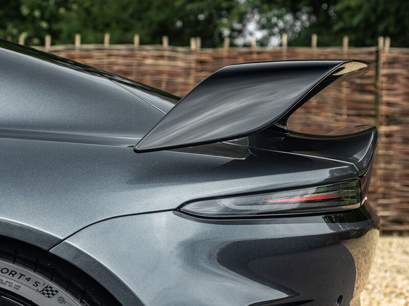 Aston Martin Vantage V12 - Car No.28 Of Only 333 Cars Worldwide - Large 7
