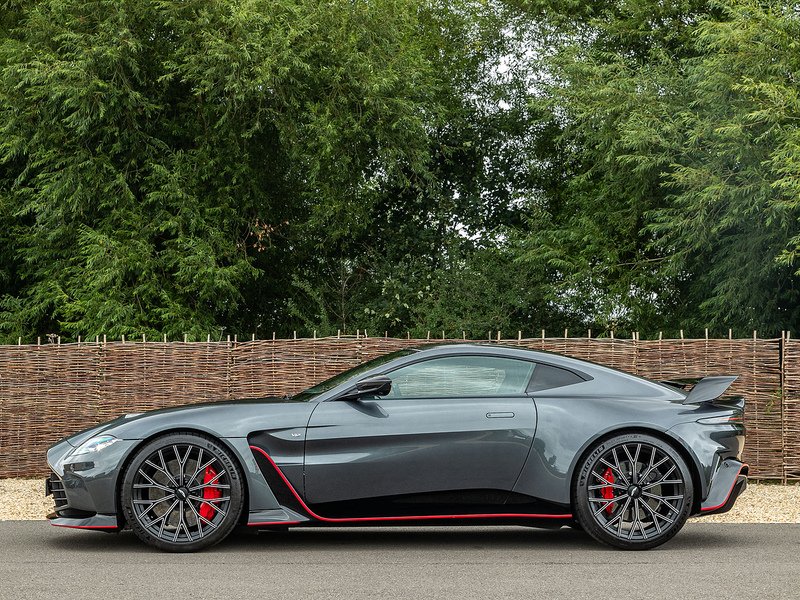 Aston Martin Vantage V12 - Car No.28 Of Only 333 Cars Worldwide - Large 2
