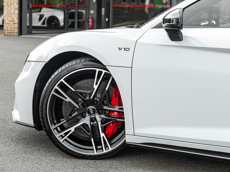 Audi R8 V10  Performance Carbon Black Edition
R8 V10  Performance Carbon Black Edition - Large 7