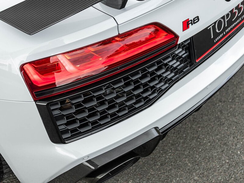 Audi R8 V10  Performance Carbon Black Edition
R8 V10  Performance Carbon Black Edition - Large 33