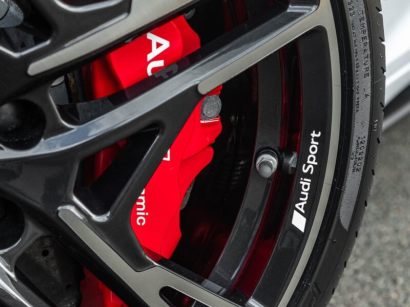 Audi R8 V10  Performance Carbon Black Edition
R8 V10  Performance Carbon Black Edition - Large 48