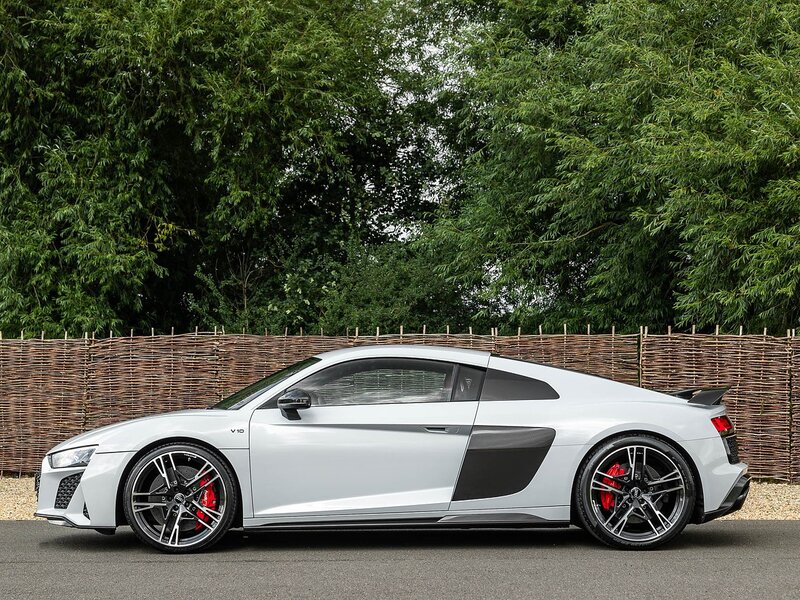 Audi R8 V10  Performance Carbon Black Edition
R8 V10  Performance Carbon Black Edition - Large 2