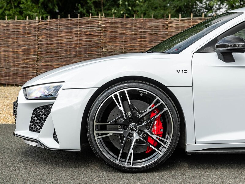 Audi R8 V10  Performance Carbon Black Edition
R8 V10  Performance Carbon Black Edition - Large 49