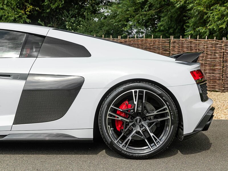 Audi R8 V10  Performance Carbon Black Edition
R8 V10  Performance Carbon Black Edition - Large 50