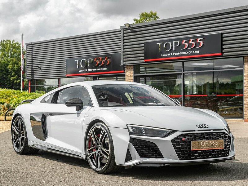 Audi R8 V10  Performance Carbon Black Edition
R8 V10  Performance Carbon Black Edition - Large 51