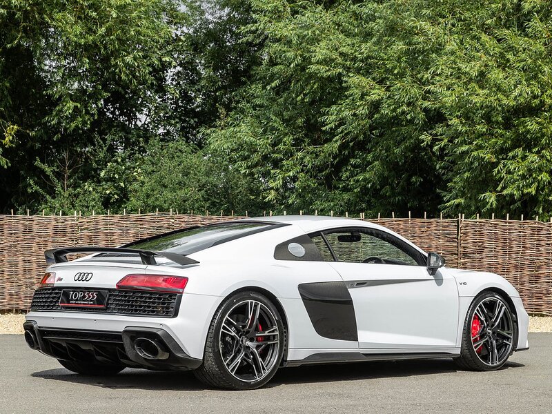 Audi R8 V10  Performance Carbon Black Edition
R8 V10  Performance Carbon Black Edition - Large 52