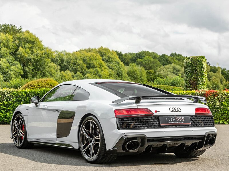 Audi R8 V10  Performance Carbon Black Edition
R8 V10  Performance Carbon Black Edition - Large 56