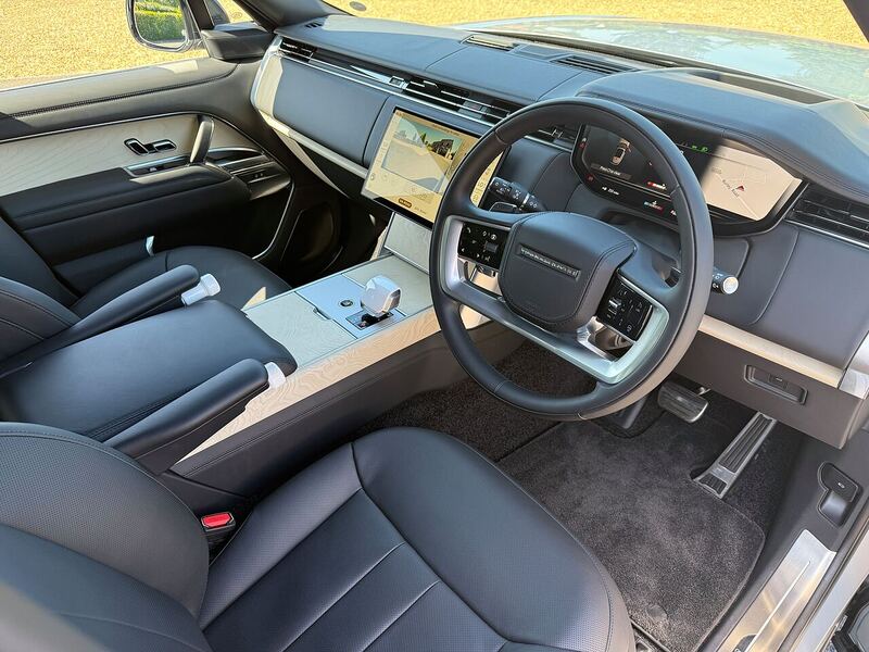 Range Rover SV P615 4.4 V8 - Large 1