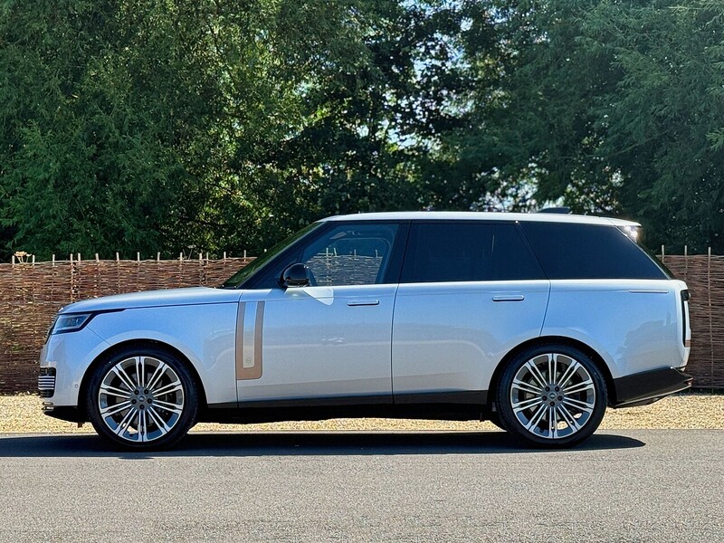 Range Rover SV P615 4.4 V8 - Large 2