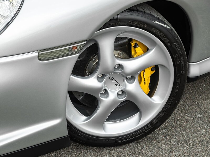 Porsche 911 GT2 - Large 12