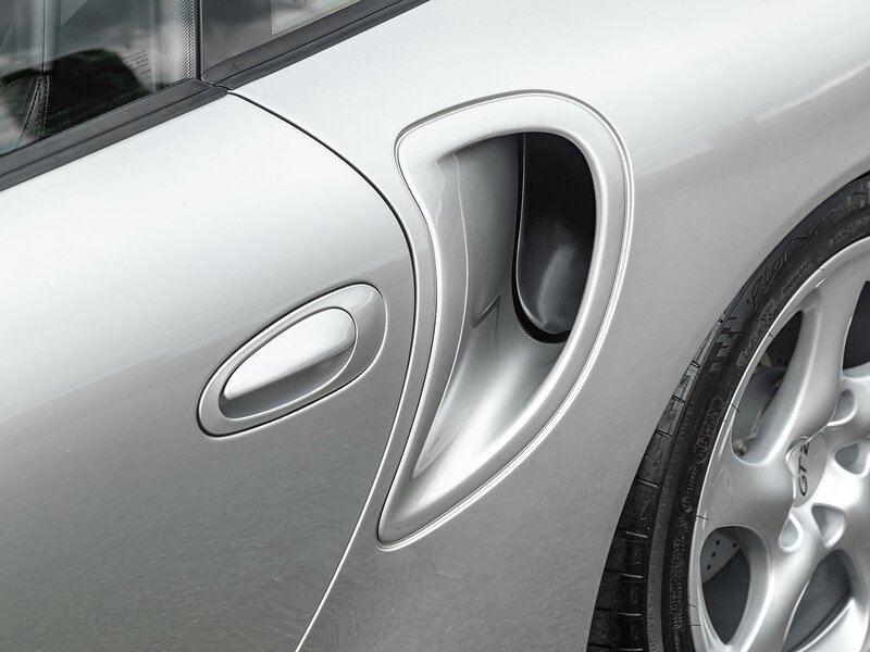 Porsche 911 GT2 - Large 14