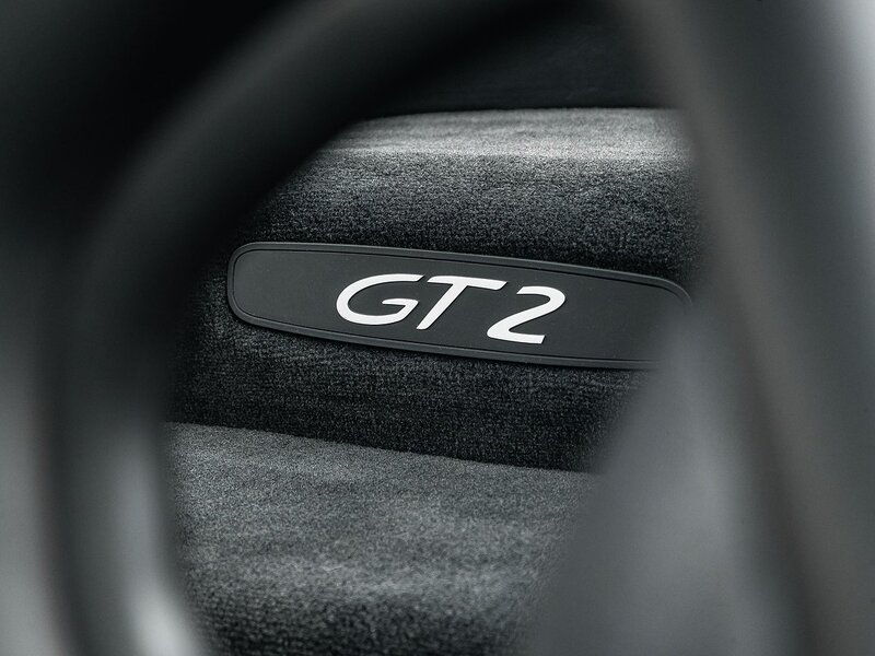 Porsche 911 GT2 - Large 25