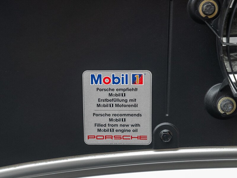 Porsche 911 GT2 - Large 32