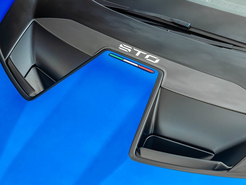 Lamborghini Huracan STO - Large 14